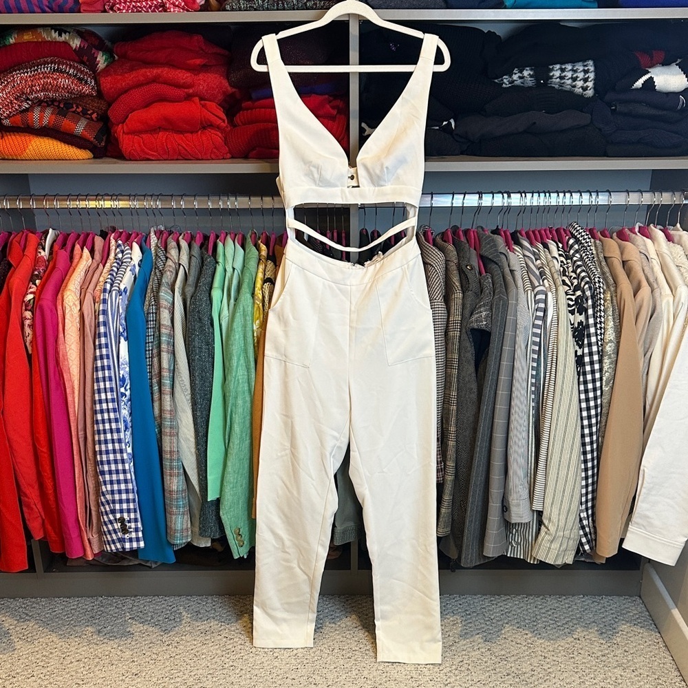 L’atiste white adjustable strap cut out deep v neck back zipper jumpsuit size S